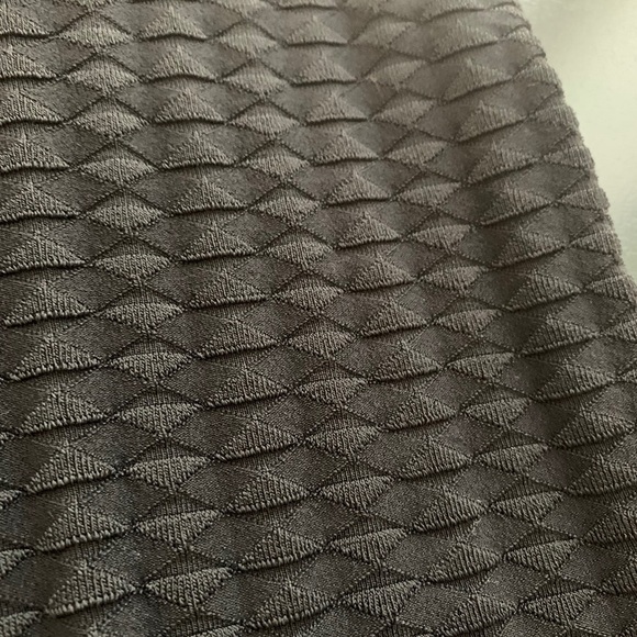 A.L.C. Black Textured scaled luxury upscale old money tulip hem top XS - Picture 6 of 6